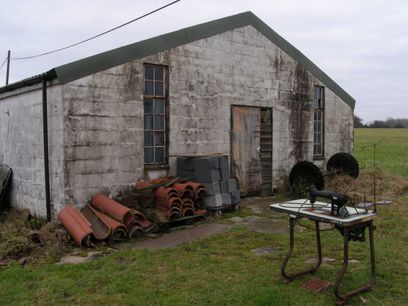 Bypassing sheds at Broadfield Lodge Farm.